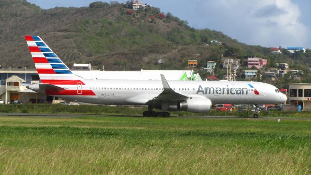 Boeing 757-200 (N175AN)