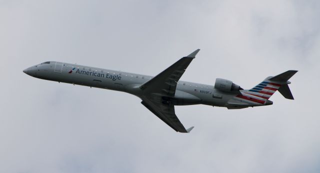 Canadair Regional Jet CRJ-900 (N909FJ)