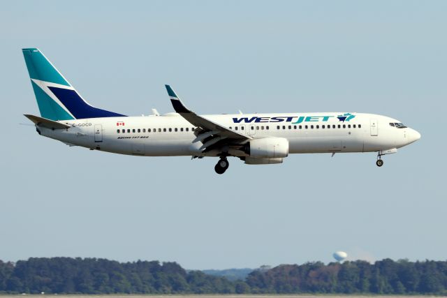 Boeing 737-800 (C-GOCD) - 'Westjet 1622' arriving from Calgary