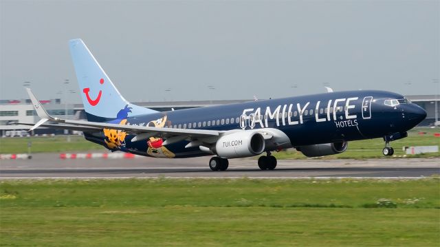 Boeing 737-800 (OO-JAF)