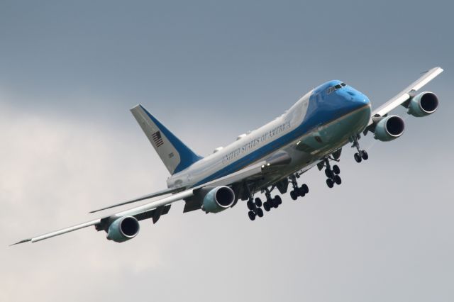 Boeing 747-200 (92-9000) - VENUS02 Heavy seen turning base to final at Harrisburg international airport while training. View at full for best quality! 