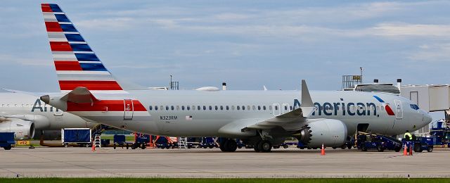 Boeing 737 MAX 8 (N323RM) - One of American Airlines newest type of aircraft, the 737 MAX 8. This aircraft was operating the short hop between Orlando and Miami.