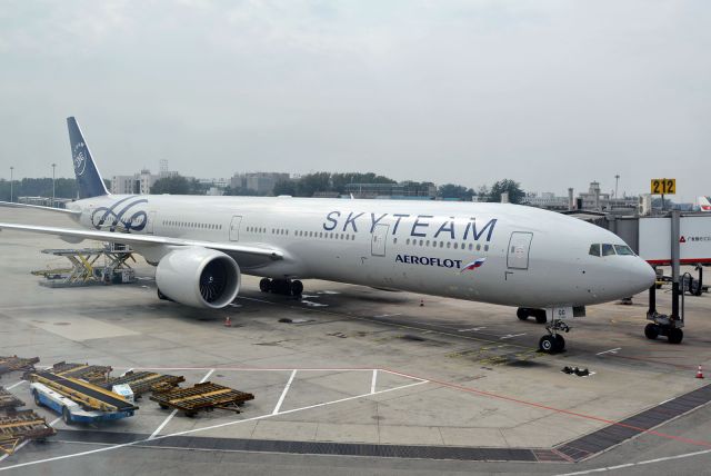 BOEING 777-300 (VQ-BQG)