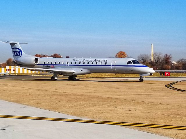 Embraer ERJ-145 (N832HK)