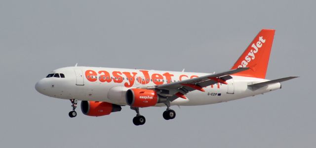 Airbus A319 (G-EZIP)