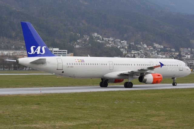 Airbus A321 (LN-RKI)