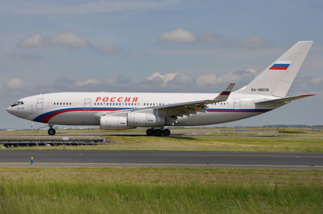 Ilyushin Il-96 (RA-96018) - Ilyushin IL96-300PU Rossiya