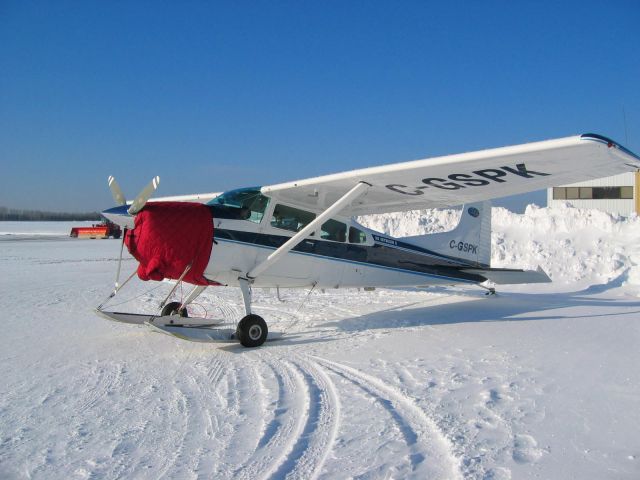 Cessna Skywagon (C-GSPK) - Parked for the day in Fort McMurray Alberta Canada in -30 temperature.Oil heaters ,cabin and cowling heater keeps all summer comfortable.