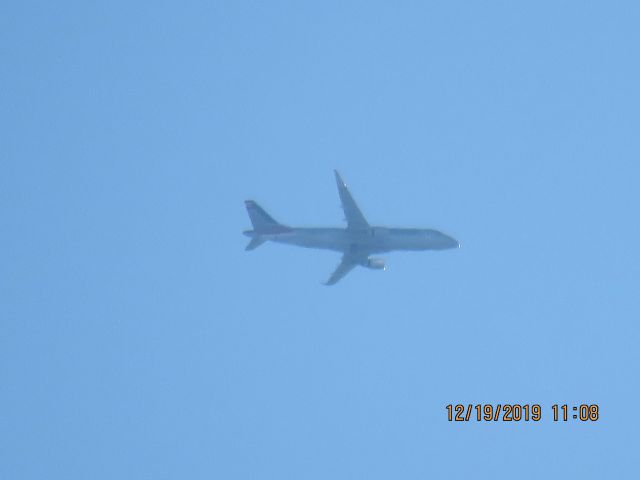 Embraer 175 (N260NN)