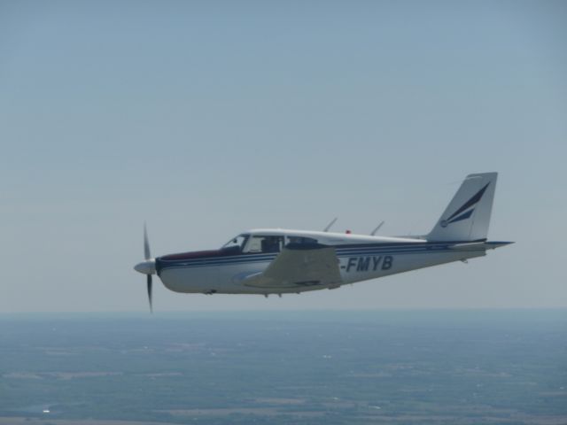 Piper PA-24 Comanche (C-FMYB) - PIPER COMANCHE 400 TAKEN FROM CFNLP RV 4