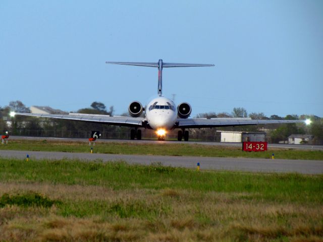 McDonnell Douglas MD-88 (N933DL)