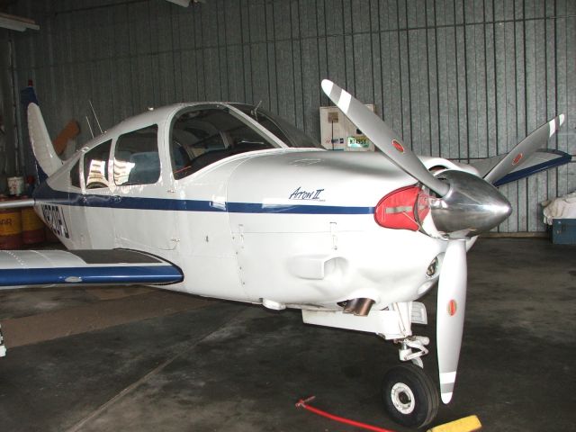 Piper Cherokee Arrow (N820PJ)