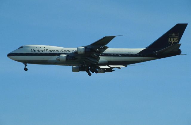 BOEING 747-100 (N676UP) - Final Approach to Narita Intl Airport Rwy34L on 1998/01/25