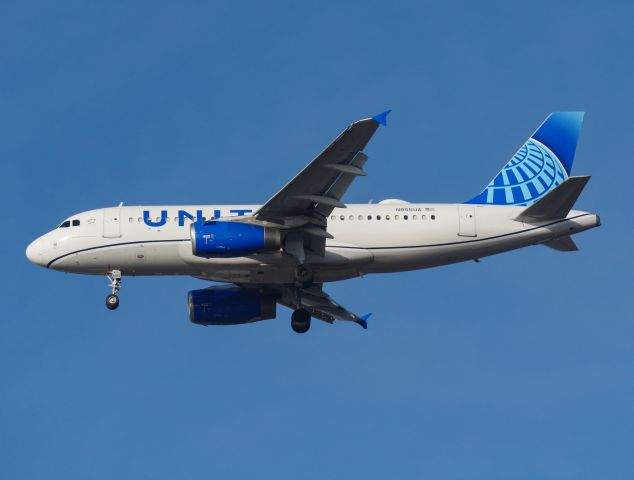 Airbus A319 (N855UA)