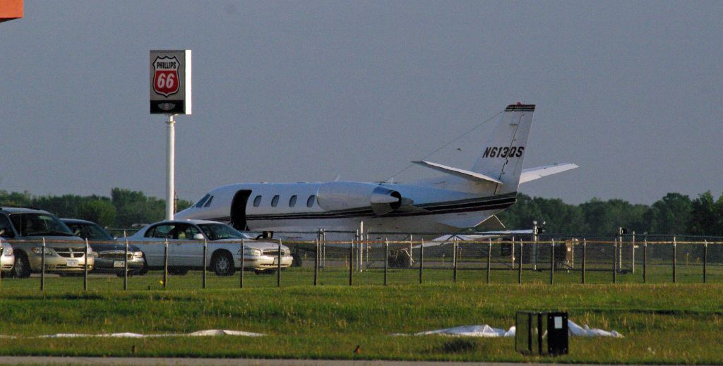Embraer Phenom 300 (N613QS)