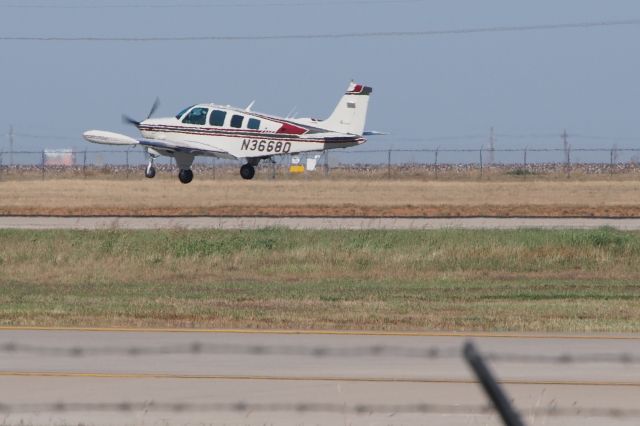 Beechcraft Bonanza (36) (N3668D)