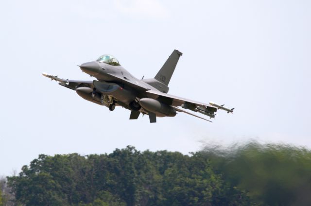 Lockheed F-16 Fighting Falcon (90-0831)