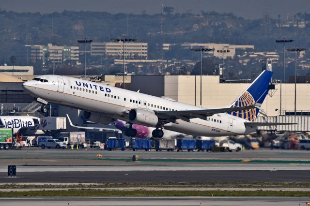 Boeing 737-900 (N37468)