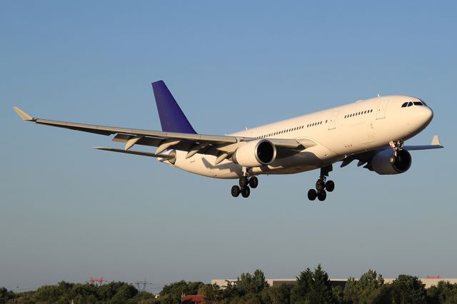 Airbus A330-200 (CS-TQP)