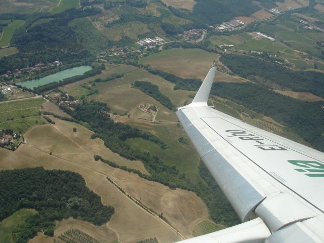 Embraer 170/175 (EI-RDO) - Aproximación a Florencia