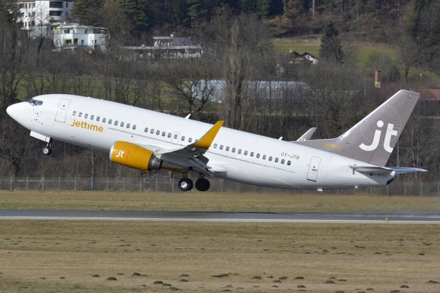 BOEING 737-300 (OY-JTB)