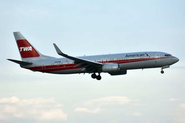 Boeing 737-800 (N915NN) - TWA Heritage Livery