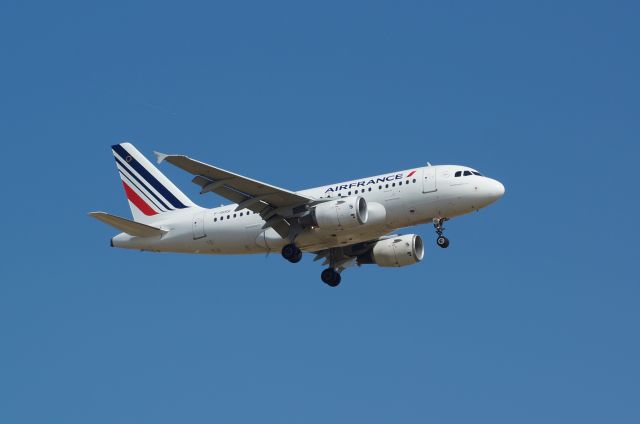 Airbus A318 (F-GUGI)