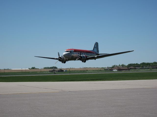 Douglas DC-3 (N143D) - Fly By