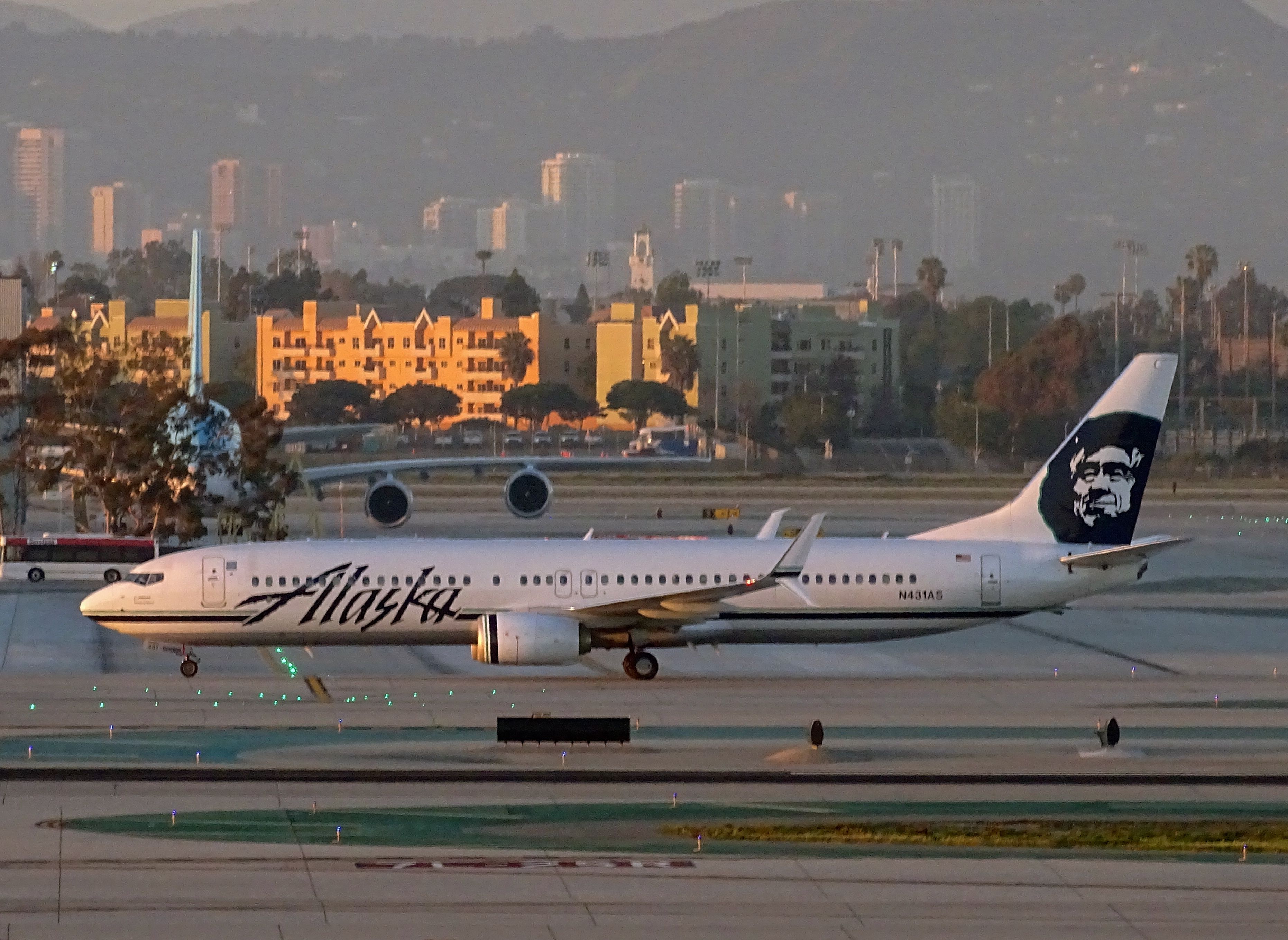 Boeing 737-900 (N431AS) - a rel=nofollow href=http://flightaware.com/live/flight/N431AS/history/20150210/2210Z/MMZH/KLAXhttps://flightaware.com/live/flight/N431AS/history/20150210/2210Z/MMZH/KLAX/a