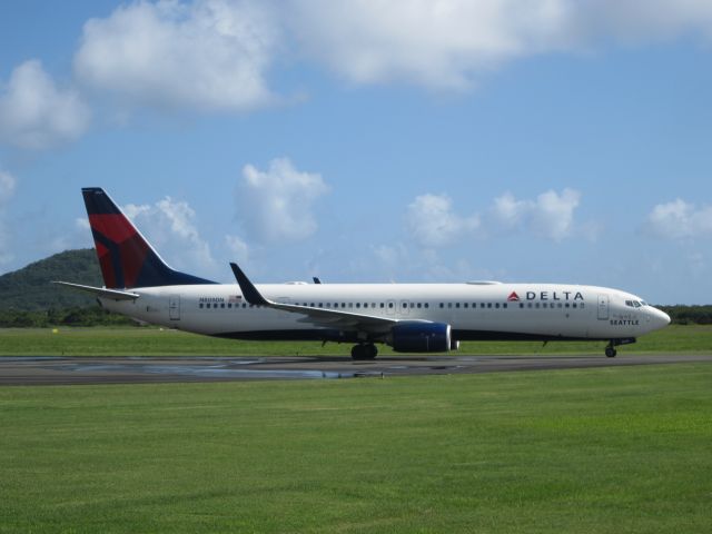 Boeing 737-900 (N809DN)