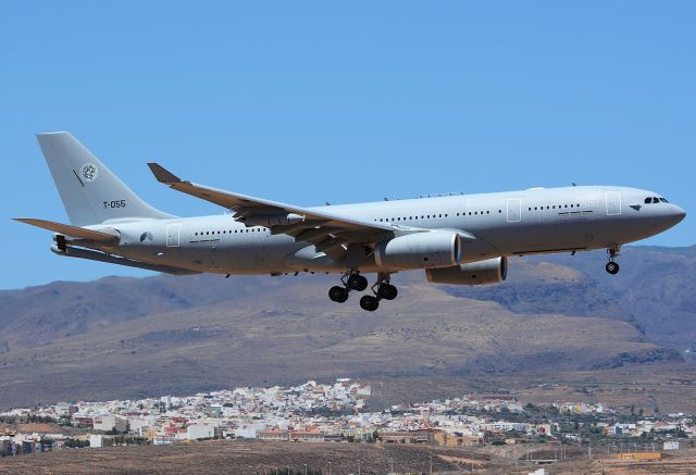 Airbus A330-200 (T055)