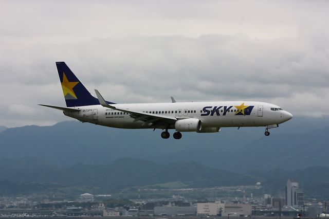 Boeing 737-700 (JA737Y)