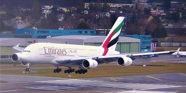 Airbus A380-800 (A6-EDV)