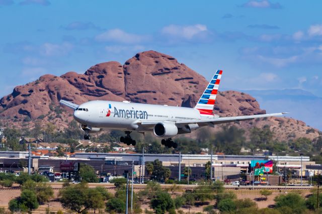 Boeing 777-200 (N770AN) - American Airlines 777-200 landing at PHX on 10/22/22. Taken with a Canon 850D and Tamron 70-200 G2 lens.