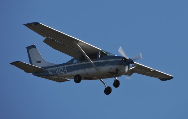 Cessna 206 Stationair (N71924) - Shown here a couple moments from landing is this Cessna 206 Stationair in the Winter of 2016.