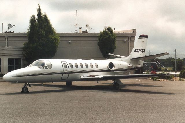 Cessna Citation V (N317QS) - NetJets Aviation Citation Ultra parked on the Atlantic Aviation ramp in May-06.br /br /Reregistered N217WC 31-Mar-07,br /then N818BL 25-Sep-10,br /then N818BF 23-Aug-13.