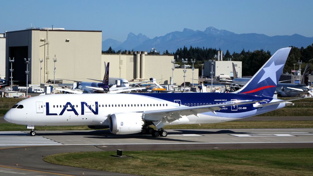 Boeing 787-8 (CC-BBI)