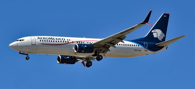 Boeing 737-800 (N957AM) - N957AM Aeromexico Boeing 737-852 s/n39957 - Las Vegas - McCarran International Airport (LAS / KLAS)br /USA - Nevada June 8, 2021br /Photo: Tomás Del Coro