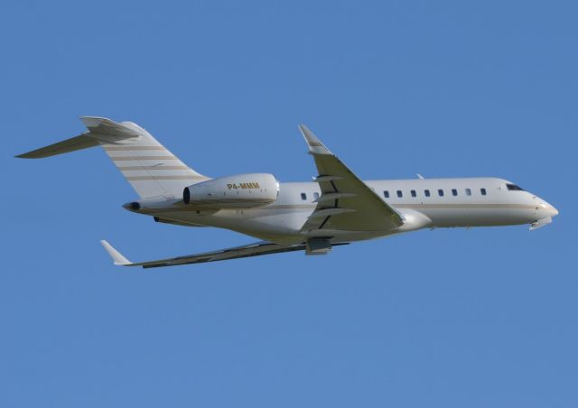 Bombardier Global Express (P4-MMM)