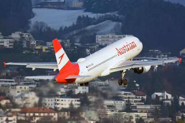 Airbus A320 (OE-LBS)