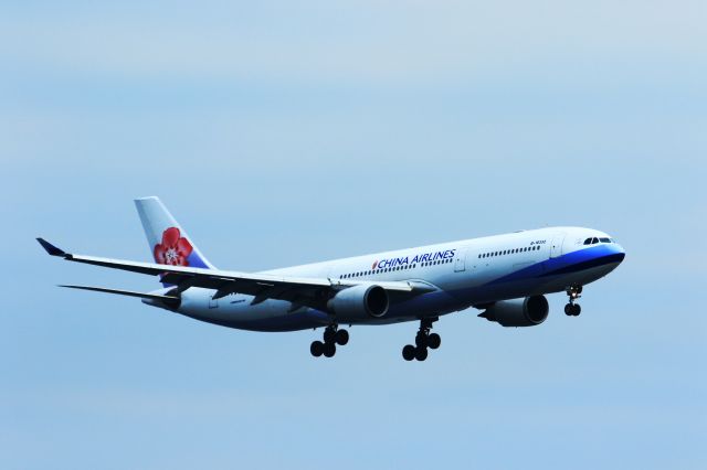 Airbus A330-300 (B-18352)