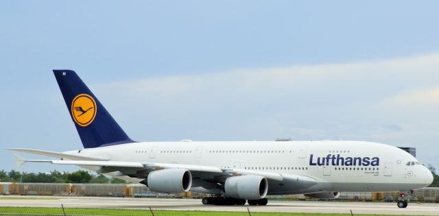 Airbus A380-800 (D-AIMI)