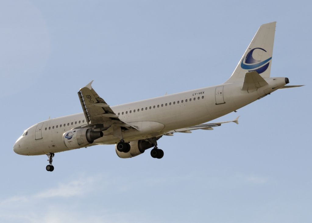 Airbus A320 (LY-VEX) - Operates flights for Cubana.