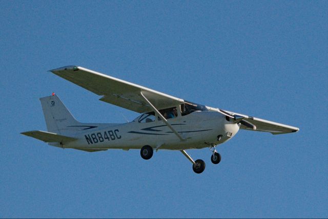 Cessna Skyhawk (N884BC) - LL10 to KDSM ON 4/11/2021 @ 6:07pm