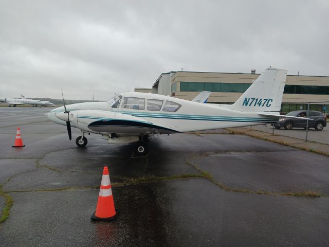 Piper Aztec (N7147C)