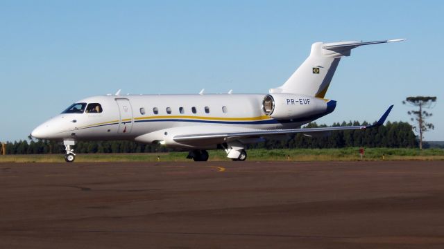 Embraer Legacy 550 (PR-EUF)