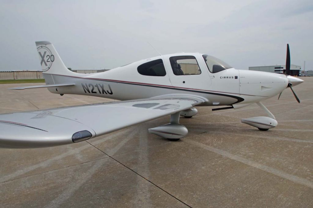 Cirrus SR-20 (N21XK)