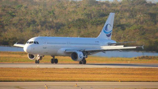 Airbus A320 (LY-VEW)