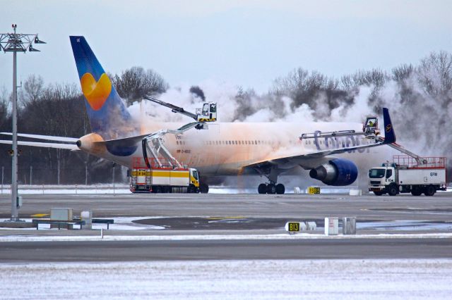 BOEING 767-300 (D-ABUE)