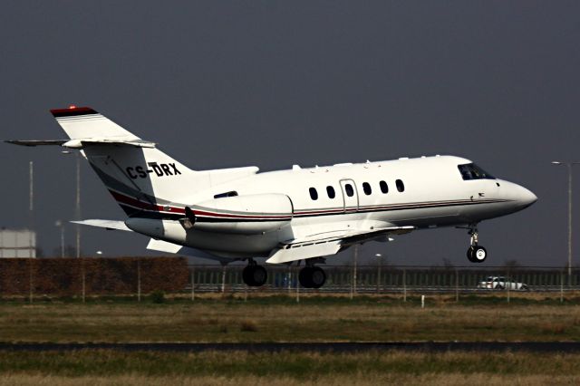 Hawker 800 (CS-DRX)